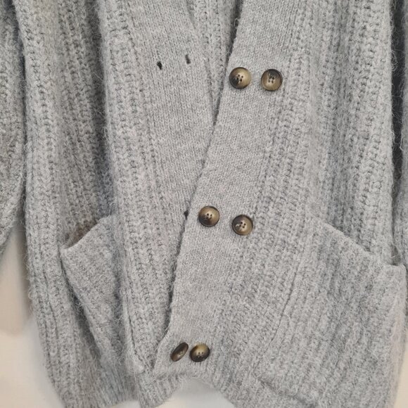Zara Womens Cardigan Size M Light Gray Chunky Knit Long with Pockets and Buttons - Picture 10 of 14